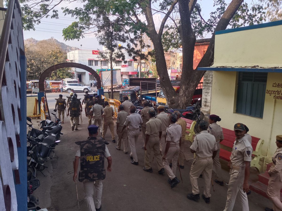 Hosadurga Police Station tweet media