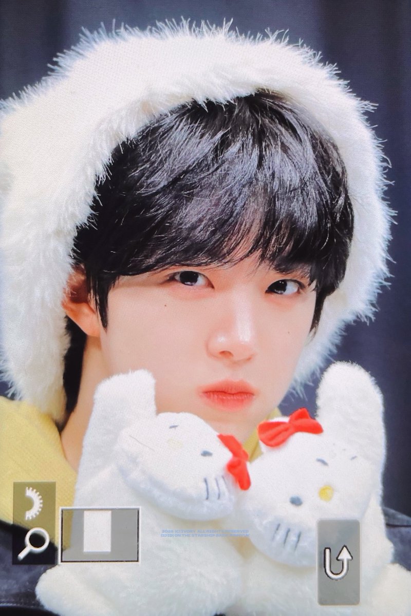 𝗜𝘃𝗼𝗿𝘆 tweet media