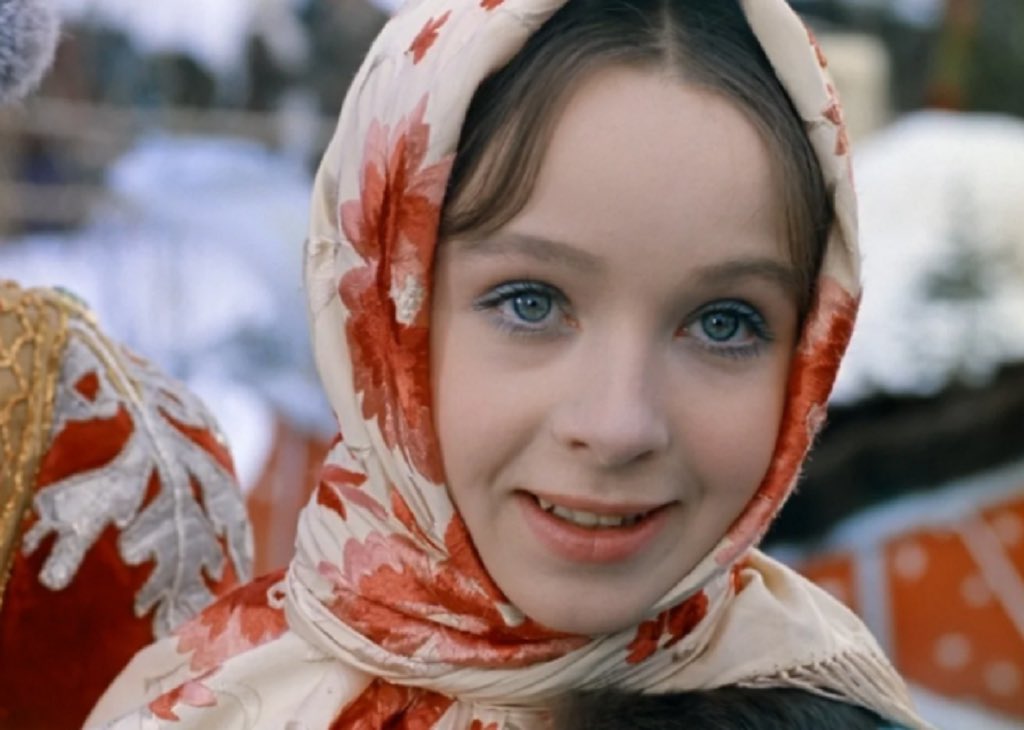 бабка у подъезда tweet media