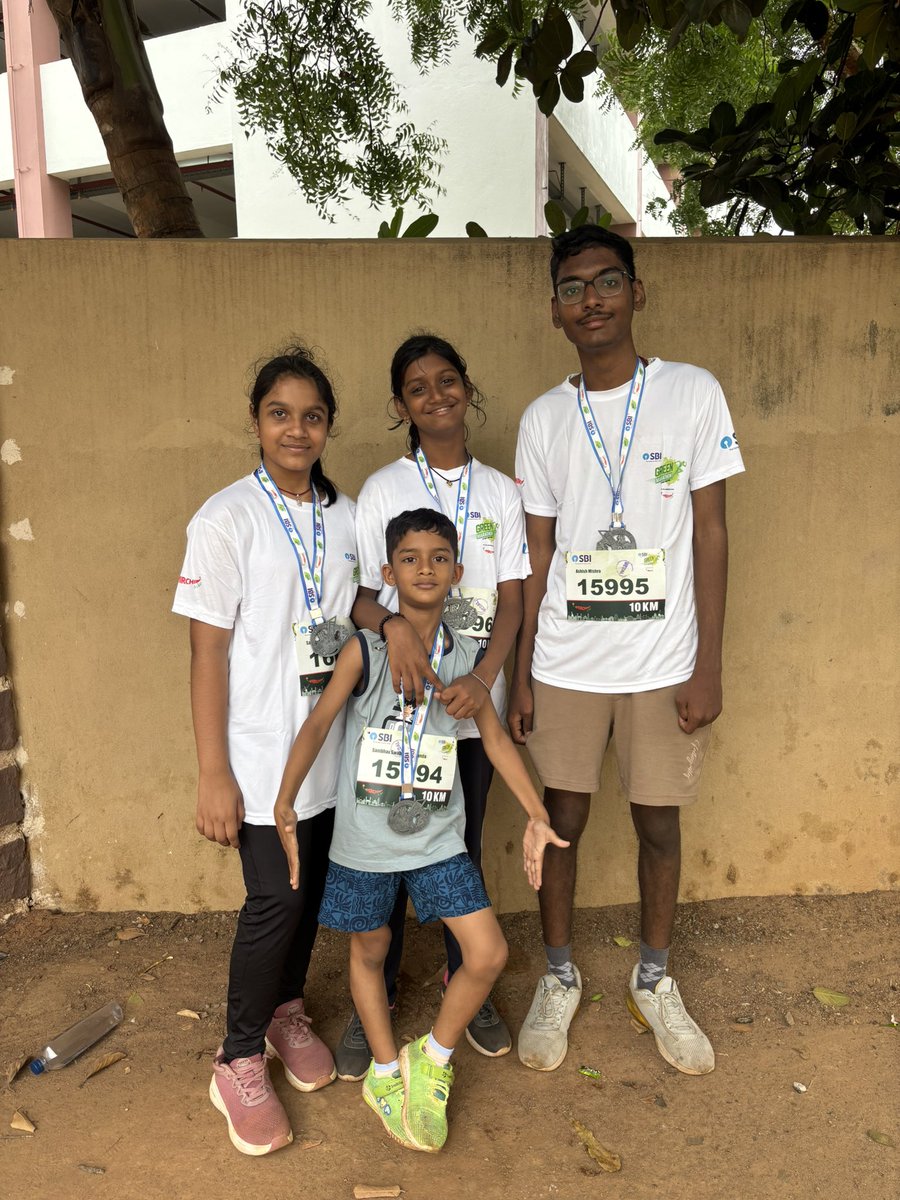 Ajay22Bikes's tweet photo. SBI Half Marathon with family.. https://t.co/dBCTfvrjNU