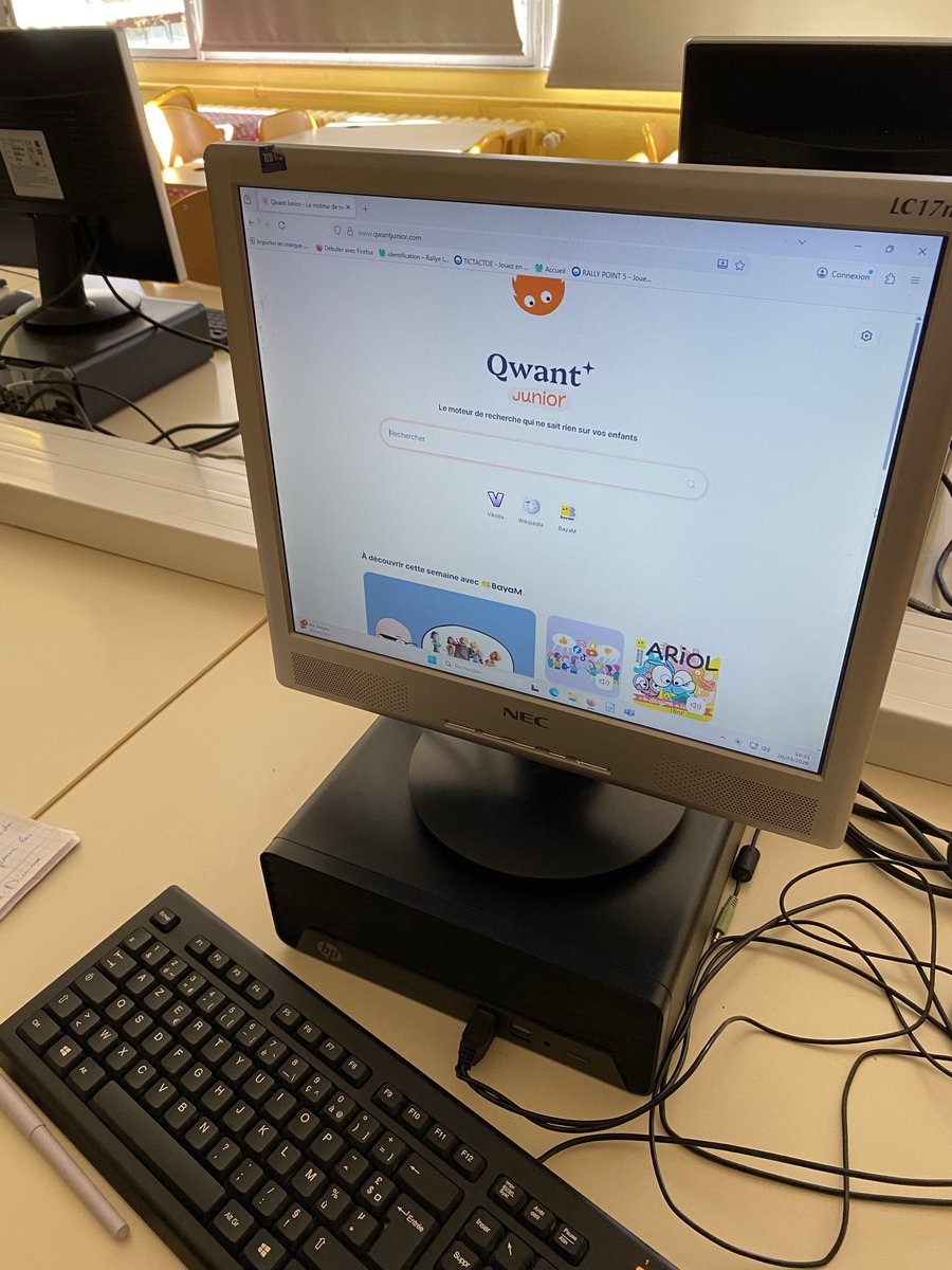 Préparation d’exposé avec mes élèves dans la salle informatique de l’école. Une sacré aventure !