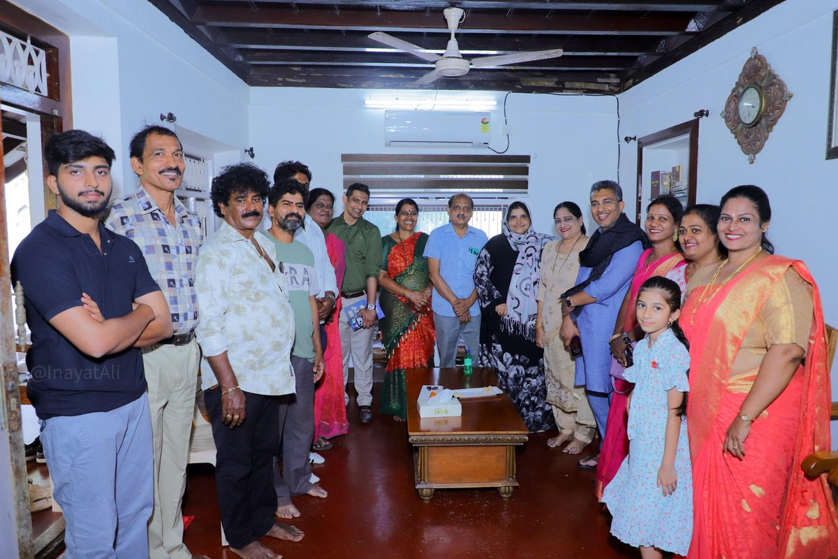 InayatMulki's tweet photo. ಸೌಹಾರ್ದತೆ, ಪ್ರೀತಿ ಮತ್ತು ಒಗ್ಗಟ್ಟಿನ ಸಂಕೇತವೇ ಈದ್.
ಈದ್ ಉಲ್ ಫಿತ್ರ್ ಪ್ರಯುಕ್ತ ಹಮ್ಮಿಕೊಂಡಿದ್ದ ಕಾರ್ಯಕ್ರಮದಲ್ಲಿ ಆತ್ಮೀಯರು ಹಾಗೂ ಸಾರ್ವಜನಿಕರು ಭಾಗವಹಿಸಿ ಹಾರೈಸಿದ ಶುಭಾಶಯಗಳು ಹಬ್ಬದ ಸಂತೋಷವನ್ನು ಇನ್ನಷ್ಟು ಹೆಚ್ಚಿಸಿತು. ಅವರ ಆತ್ಮೀಯತೆ ಈ ದಿನವನ್ನು ವಿಶೇಷವಾಗಿಸಿದೆ.
#EidUlFitr #Ramdan https://t.co/l4TlGpx12h