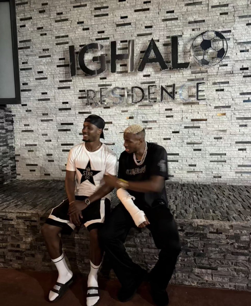 𝔸b𝕒𝕫𝕫 tweet media