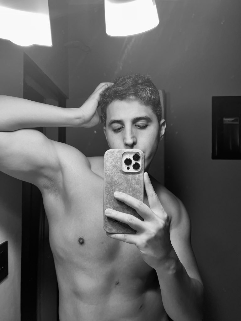Husband Material (@itsrorrihere) on Twitter photo 