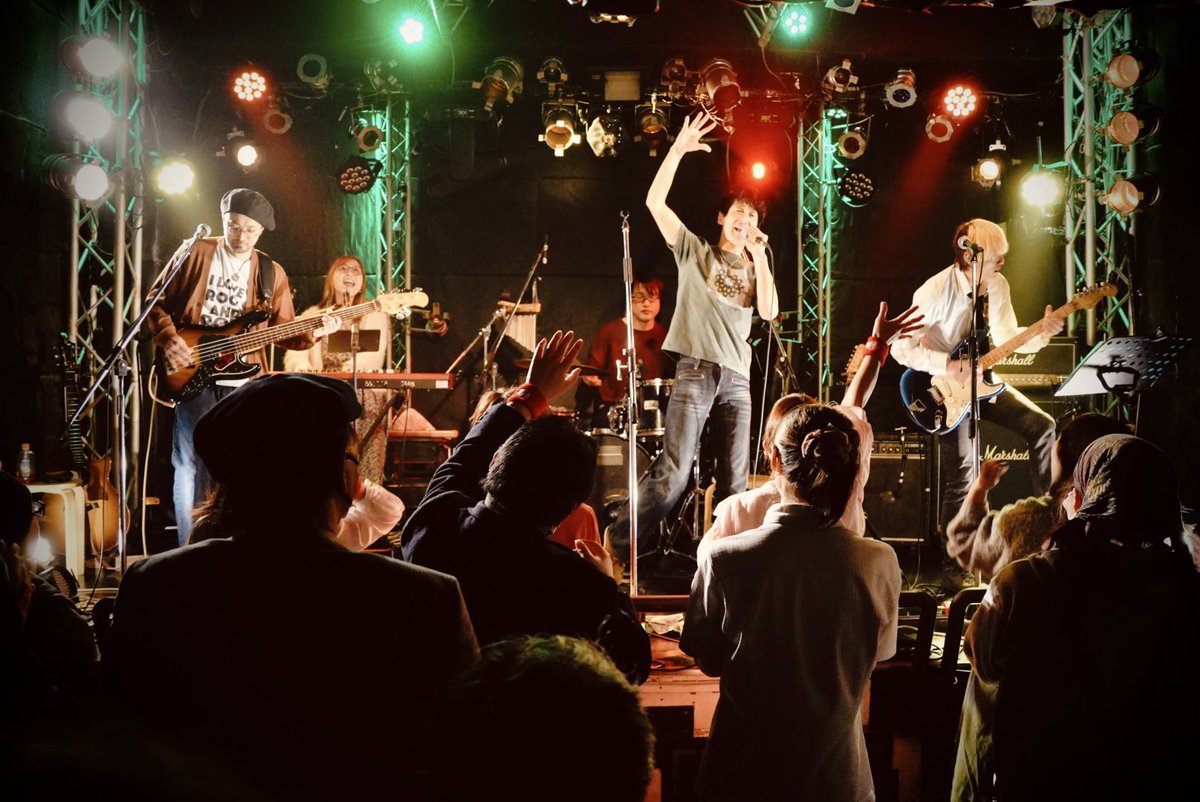 kentaro_arita's tweet photo. 代々木はホームLabo
来てくれた方々、オープニングで炸裂してくれたTHE NATURALKILLERS君、サポートの、ともぞう、furaniちゃん、ワサダ君、おーたこーじ、カメラりょうたん、ラボスタッフ、ありがとう！！
ほんと、おかげ様です(*´-`)
自身満々のありけんを、今後も観ててください(^.^)
これよろ☆ https://t.co/iZhycyPjb7