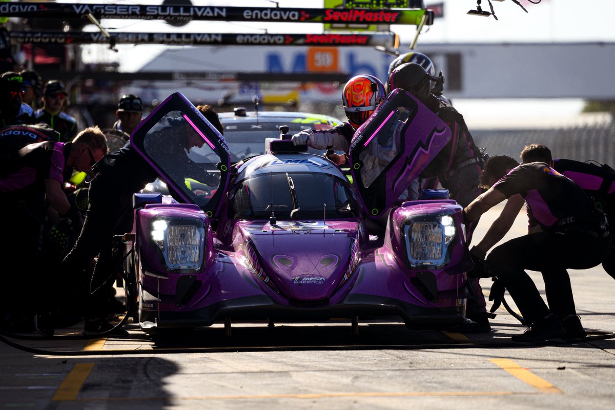 JonnyEdgar_'s tweet image. Practice yesterday was a busy one for the team, but we’re looking good and it’s almost time to set the grid for the Sebring 12 Hours with PJ! ⏱️

📺 ➟ youtube.com/live/GuyxmsQTm… 

#IMSA #AORacing #EnduranceRacing #Racing @BRDCSuperStars