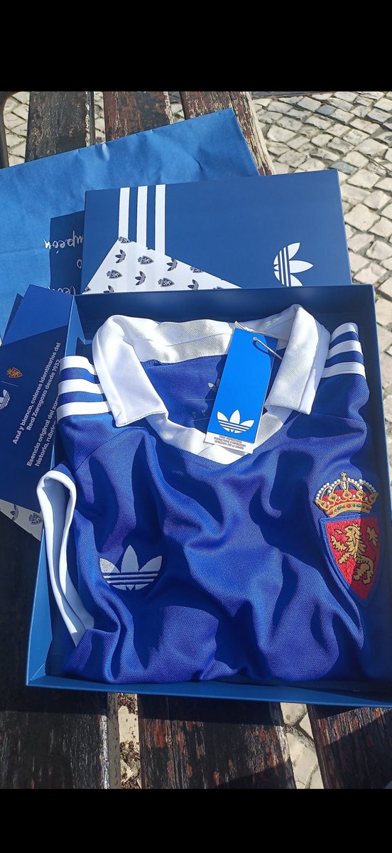 compango1926's tweet photo. Pues ya estaría la camiseta del centenario hasta con la caja y todo https://t.co/61Wjm34BoZ