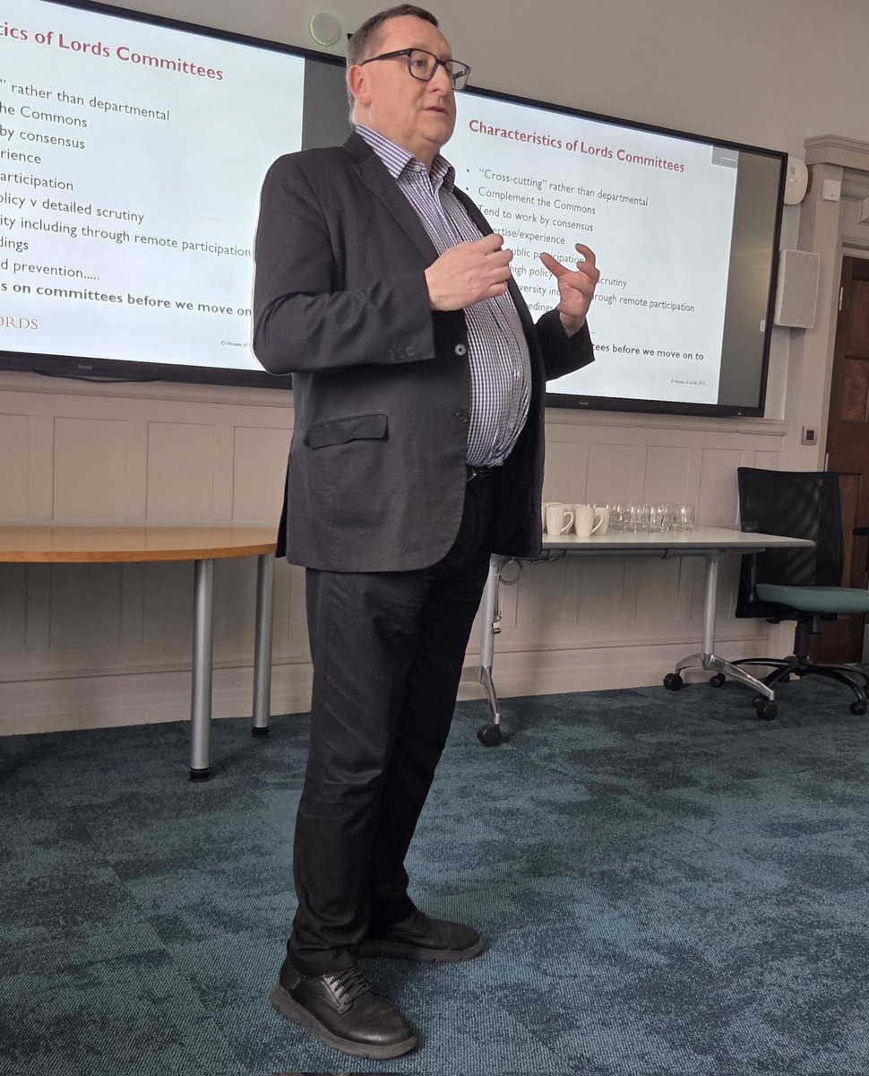 LordNortonLouth's tweet photo. Clerk of the Parliaments, Simon Burton, giving the @uniofhull  @PoliticsatHull Parliamentary Studies Lecture this afternoon on the role and reform of the House of Lords https://t.co/HPC5kInEUc