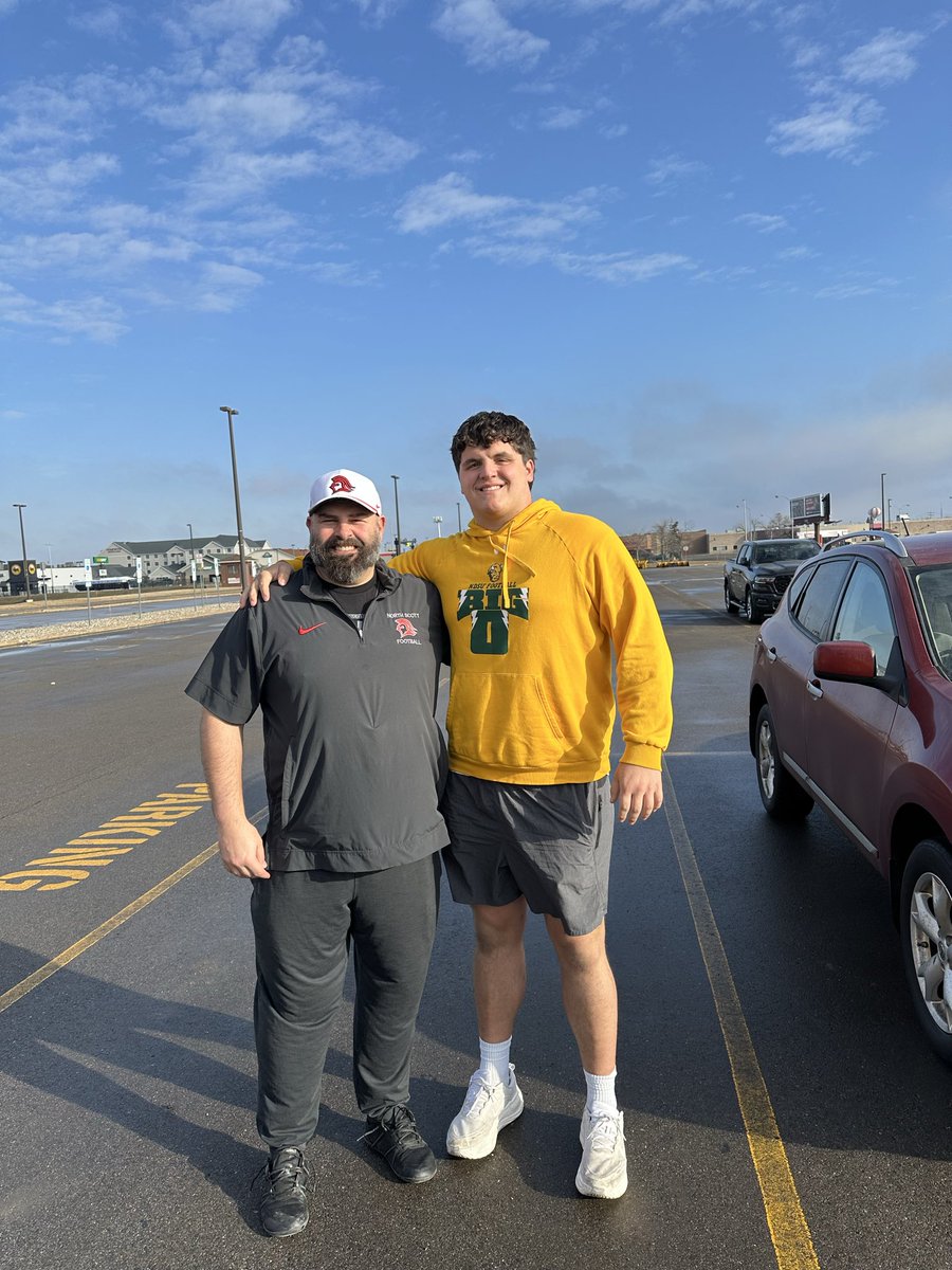 Great seeing former Lancer <a href="/NateSchneckloth/">nate schneckloth</a> this morning while in the Fargo/Moorhead area. You represent  yourself, your family, and your school with pride!