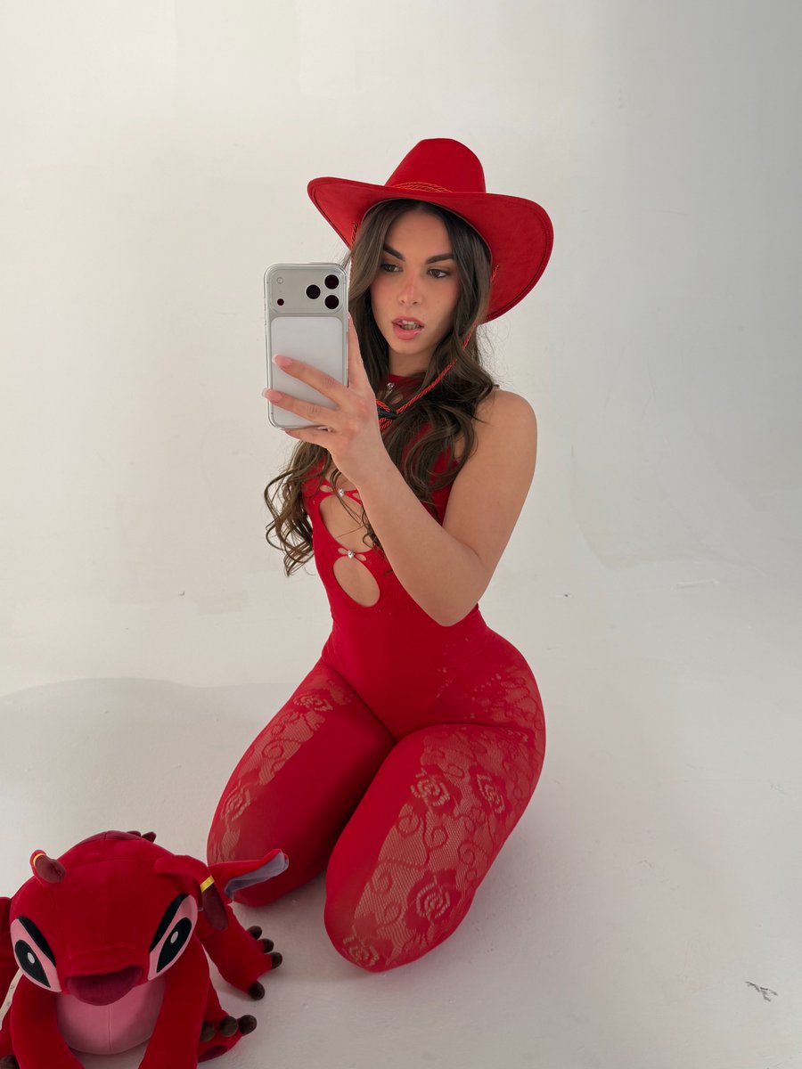 Lauren Alexis tweet media