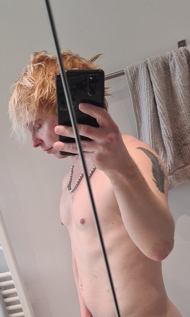 Gotische Prinzzessin tweet media