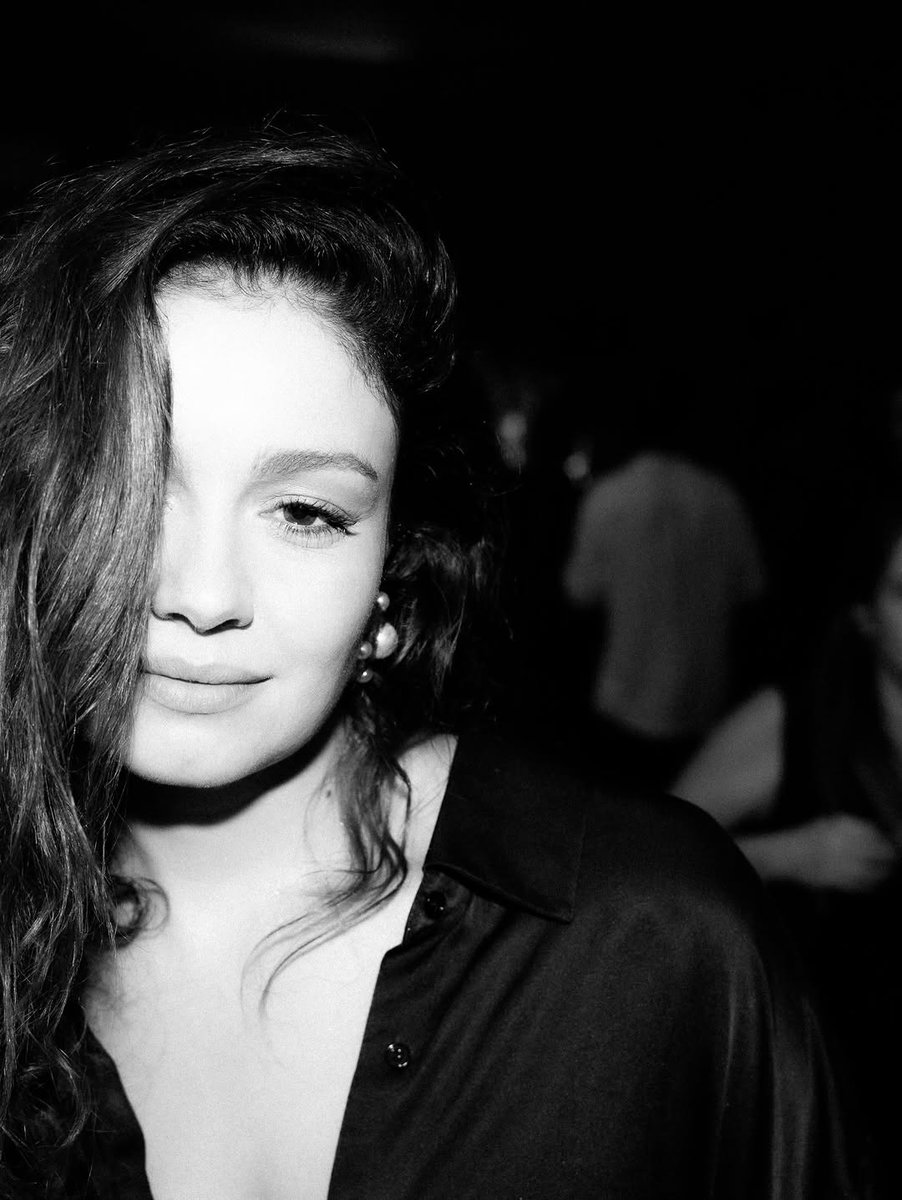 Para Sophie Charlotte tweet media