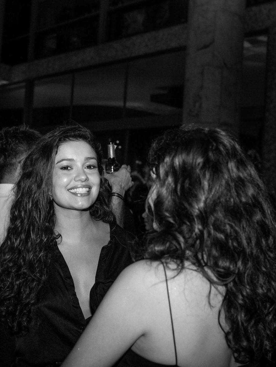 Para Sophie Charlotte tweet media