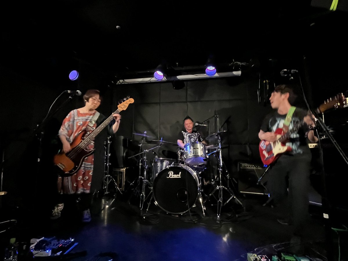 なべけい tweet media