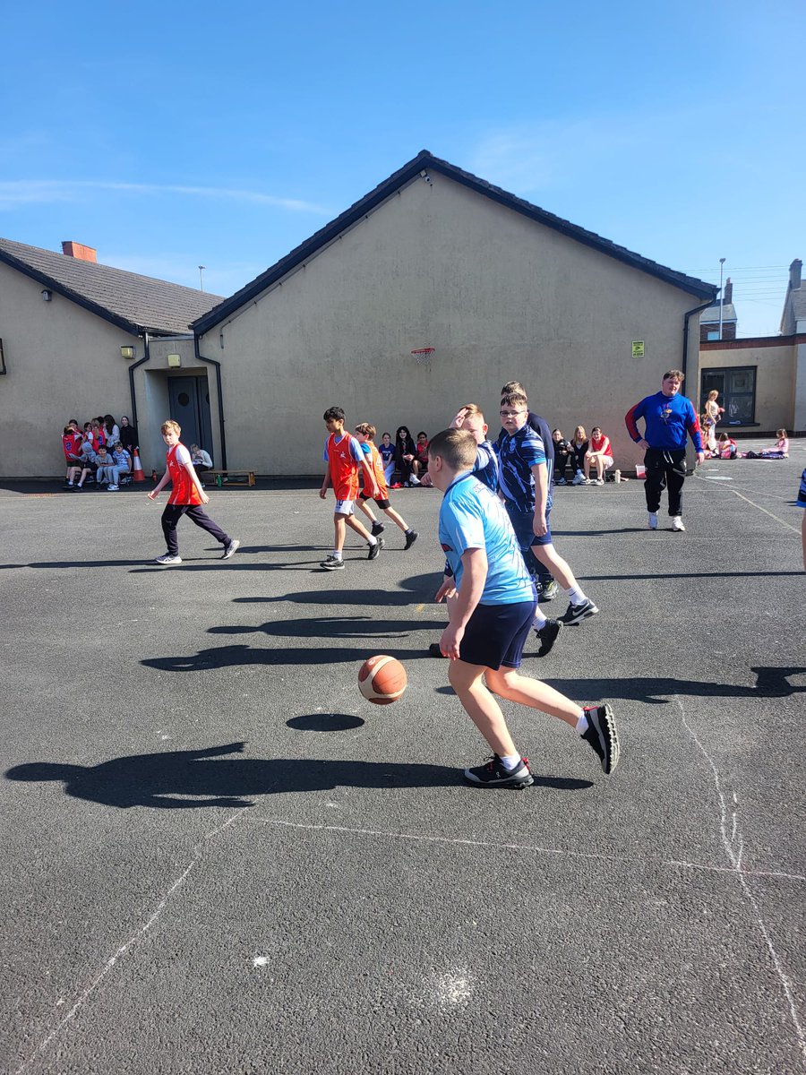 stmarysnsLK's tweet image. 5th and 6th class boys and girls played their first basketball match today in the lovely sunshine. They all showed great determination 💪🏀 #KeepFit #BeActive