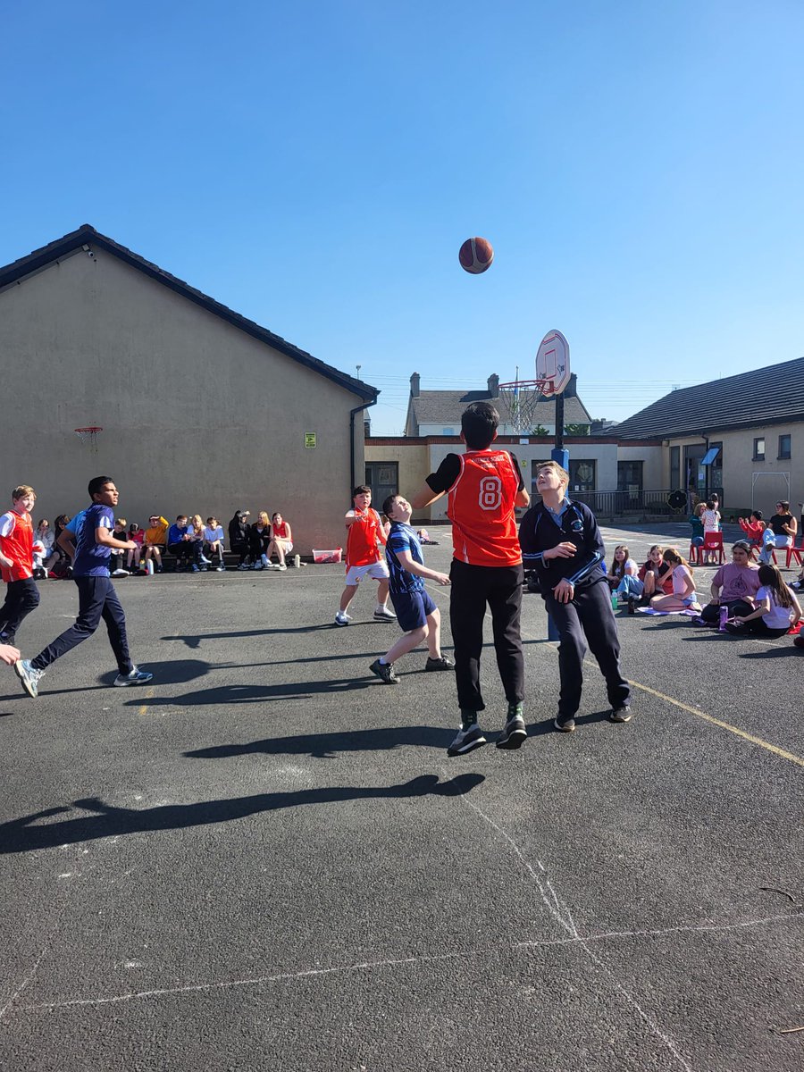 stmarysnsLK's tweet image. 5th and 6th class boys and girls played their first basketball match today in the lovely sunshine. They all showed great determination 💪🏀 #KeepFit #BeActive