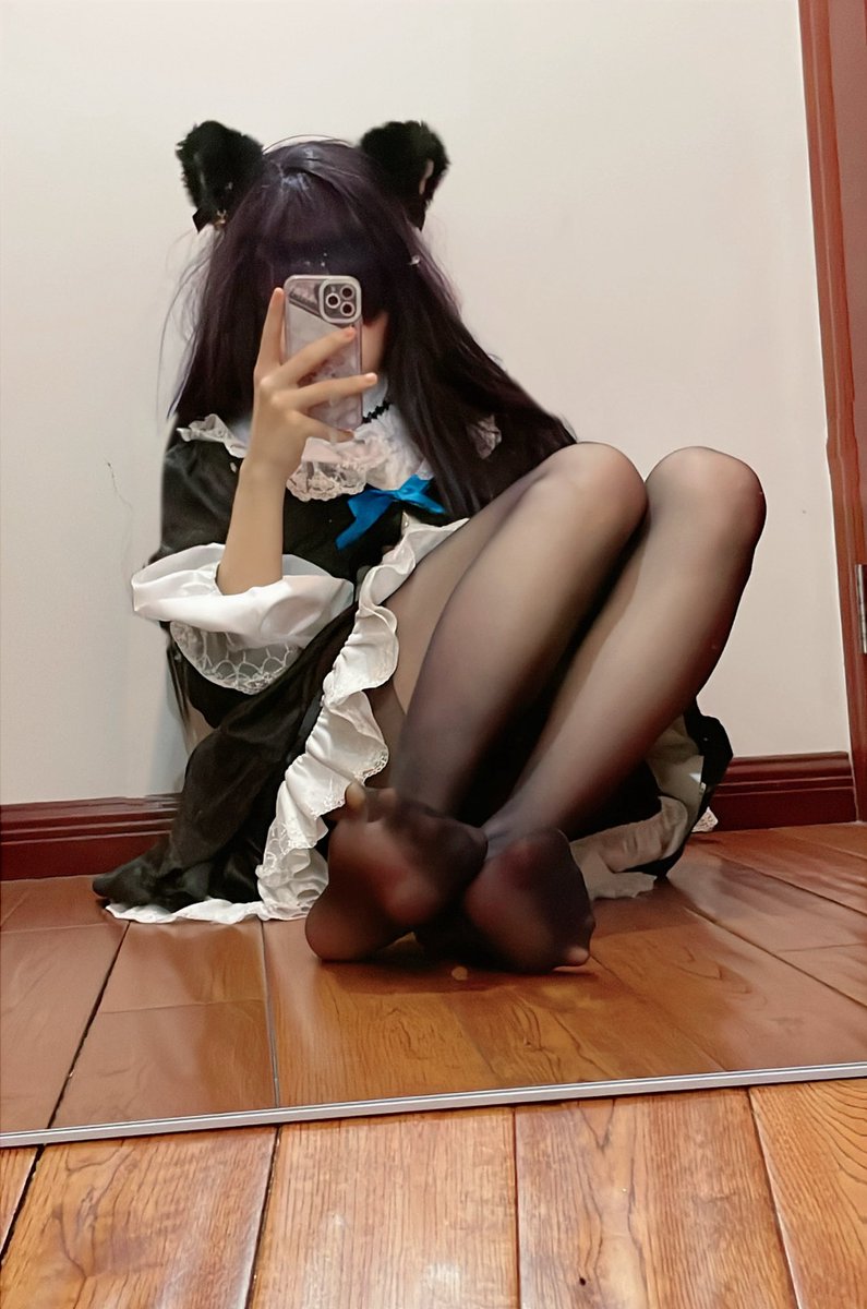 #男娘 #男の娘 #伪娘 #cosplay
我的灵魂像一个牧羊人，
熟悉风向，了解太阳，
与季节携手前进
（最近天气绝对是有鬼，才三月份热到根本爆炸(。-ω-)