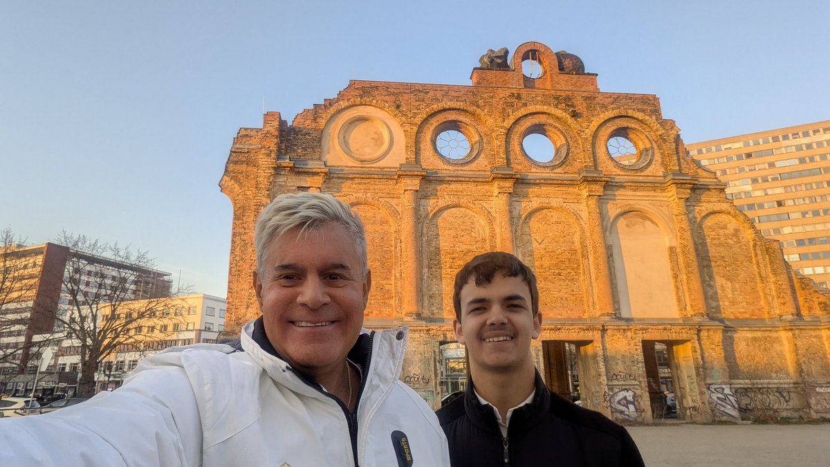 Dan Leal aka Porno Dan tweet media