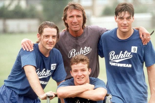 Billy Bonds Stand tweet media