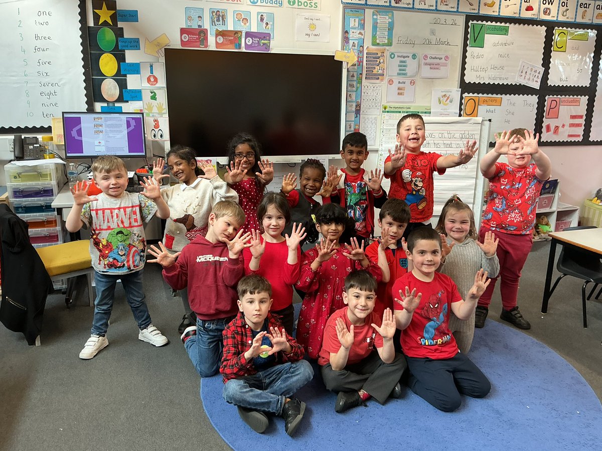 Miss Mitchell Year 1 tweet media