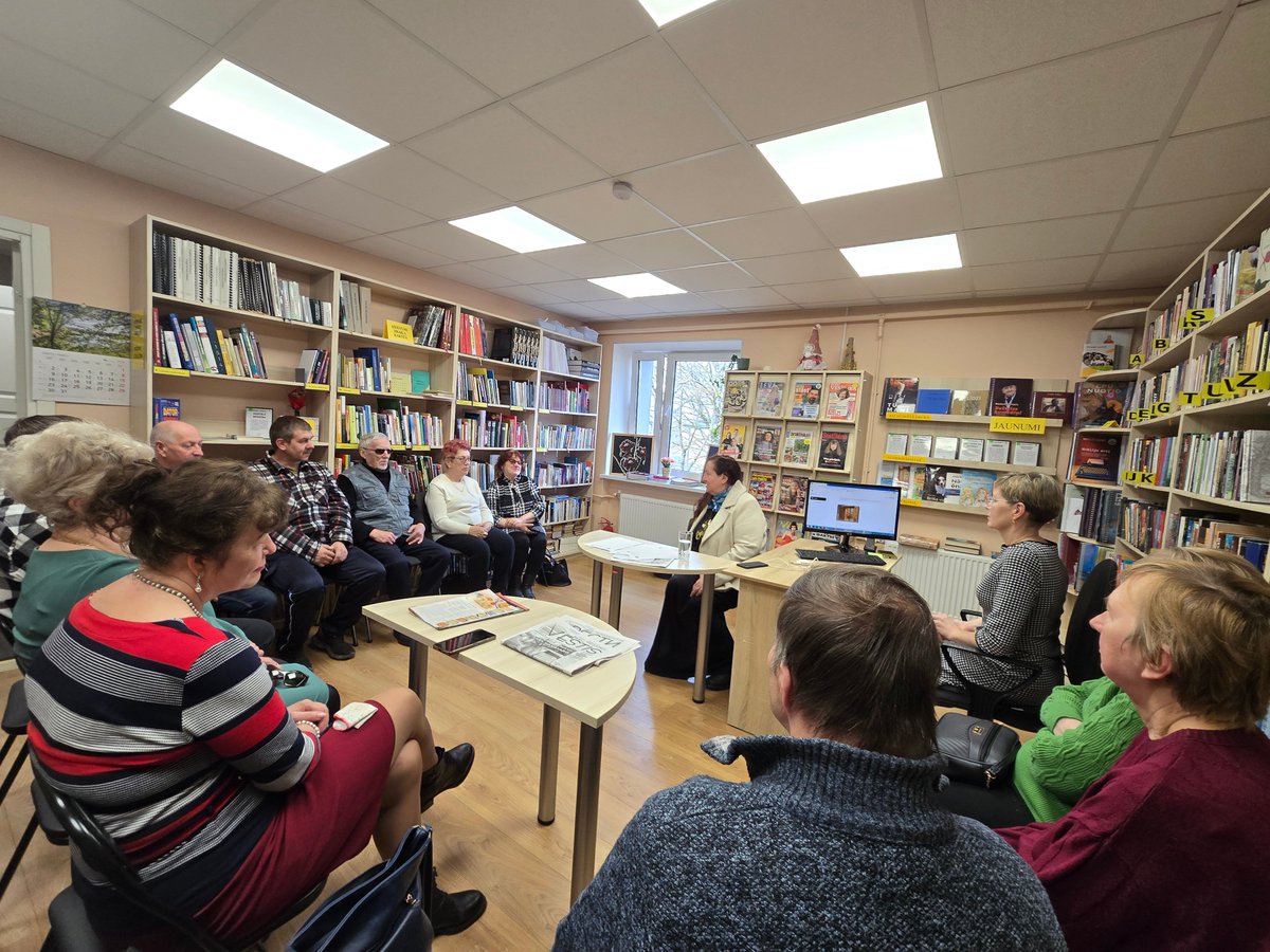 20. martā, Digitālās nedēļas 2026 noslēgumā, lekcijā “Mākslīgais intelekts senioriem” “EcoDigital Seniors” projekta vadītāja no Latvijas puses Marija Dubicka iedrošināja bibliotēkas lasītājus MI rīku lietošanā.