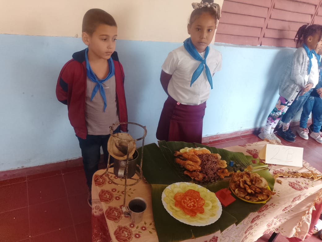 Exposición del Guarijito Soy en la Escuela Primaria Carlos Manuel de Céspedes.A la Educación en Regla ❤️🇨🇺
<a href="/YolivanC41557/">Yoliván Prevost Candó</a> 
<a href="/YanetHzP25/">Yanet Hernández</a> 
<a href="/DirectEducaHab/">Karenia Marrero Arrechea</a> 
<a href="/SaerySerrano/">Saery Serrano</a> 
<a href="/IzquierdoAlons1/">Livan Izquierdo Alonso</a>