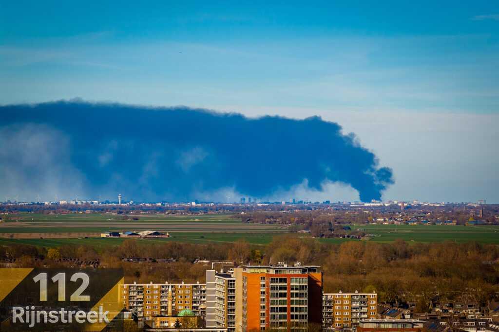 Grote brand in Amsterdam zichtbaar vanuit Alphen aan den Rijn