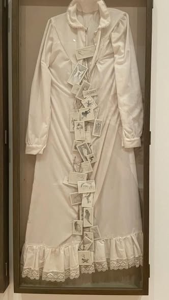 Ava48592's tweet photo. #⁨⁨Clothing, especially women's clothing, is not only our softest armor, but also a silent battle robe that carries not only our bodies but also our stories.⁩ https://t.co/tgCVF4r2ux