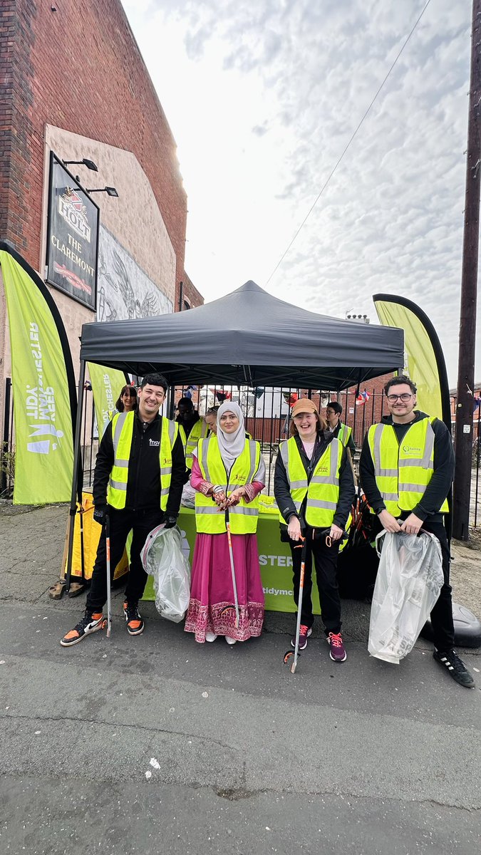 Esha Mumtaz tweet media