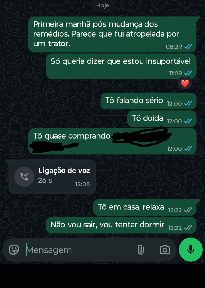 lari_bc's tweet photo. Assim de saúde: uma página do celular com o remédio pra desviver no carrinho e a outra ouvindo musiquinha enquanto espero a clínica ter um atendente disponível pra ver se tem vaga.
Nada como a pessoa querendo desviver ficar ouvindo musiquinha de espera 🙃 https://t.co/yWLCUQjJTK