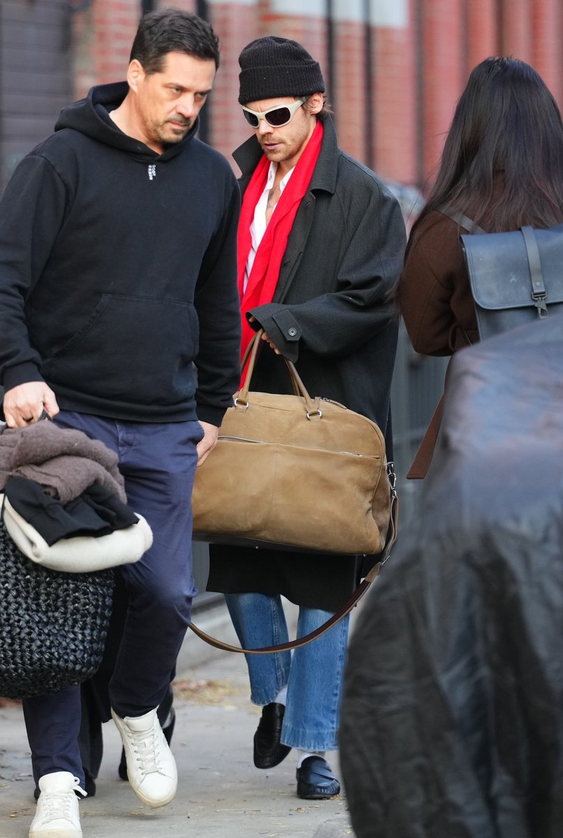 HS Candids tweet media