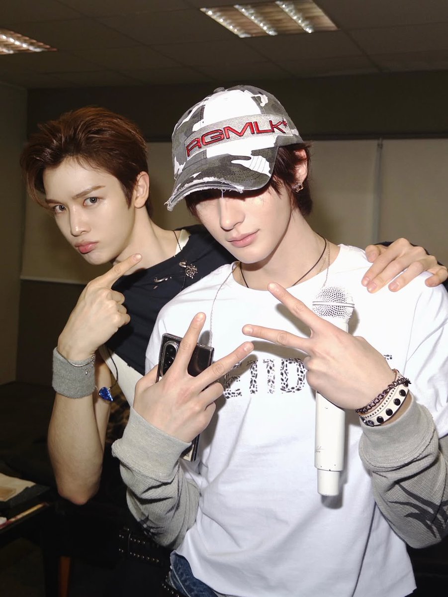 sungchan’s boba doesn’t hide behind him anymore