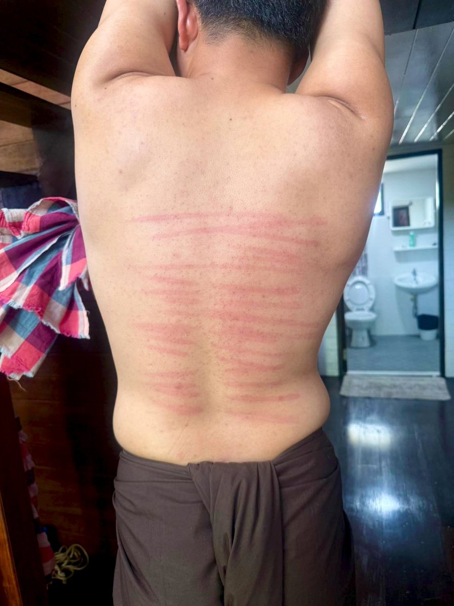 spanking233 tweet media