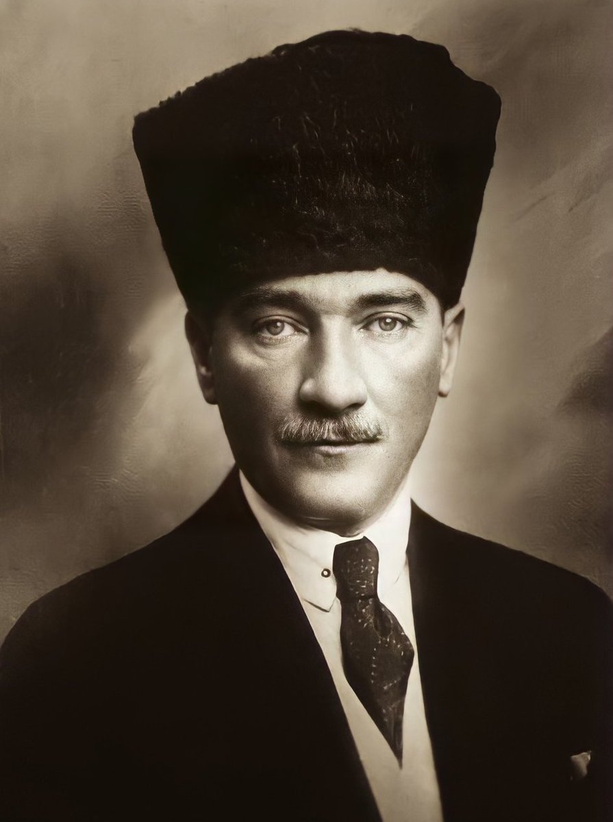 "Türkiye Türklerindir.
İşte milliyetperverlerin ilkesi budur. Biz haklarımızın müdafaası için mücadeleye devam etmeye karar verdik."

M. Kemal Paşa, 1921
