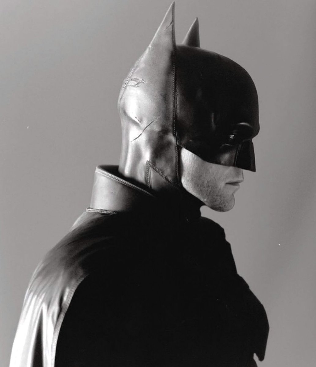 Batman Sabrina tweet media