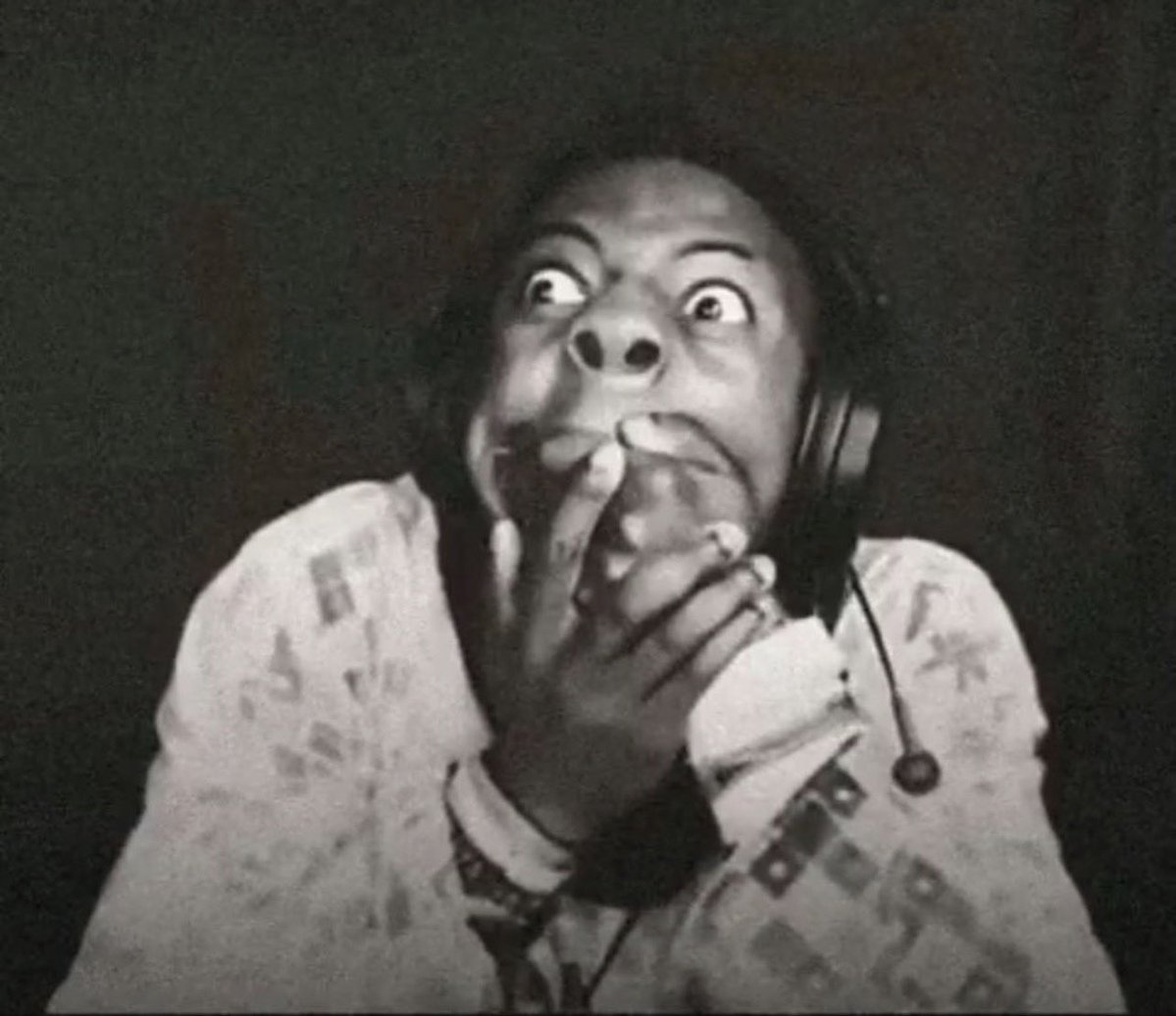 🇻🇮 tweet media