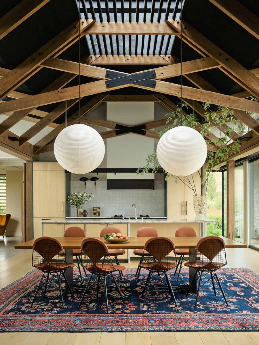 One Kindesign tweet media