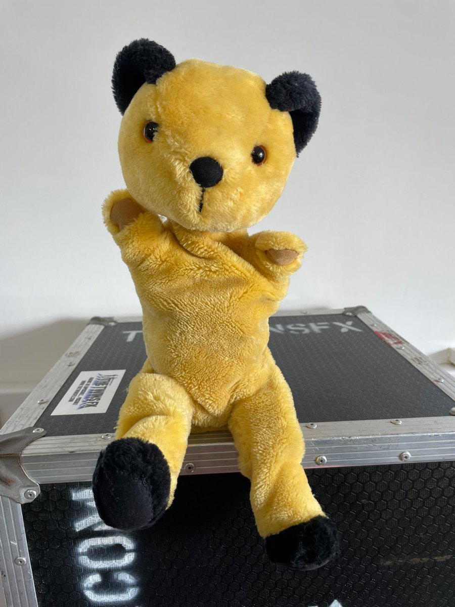 theillusionists's tweet image. Wrapping up a week of puppets with a very special one - Kat, the lovable Butlin’s puppet ❤️ It’s been so much fun sharing these characters, and today’s post also gives a little peek into our collection… Each one has its own story and a place in our collection
#Puppets #twinsfx