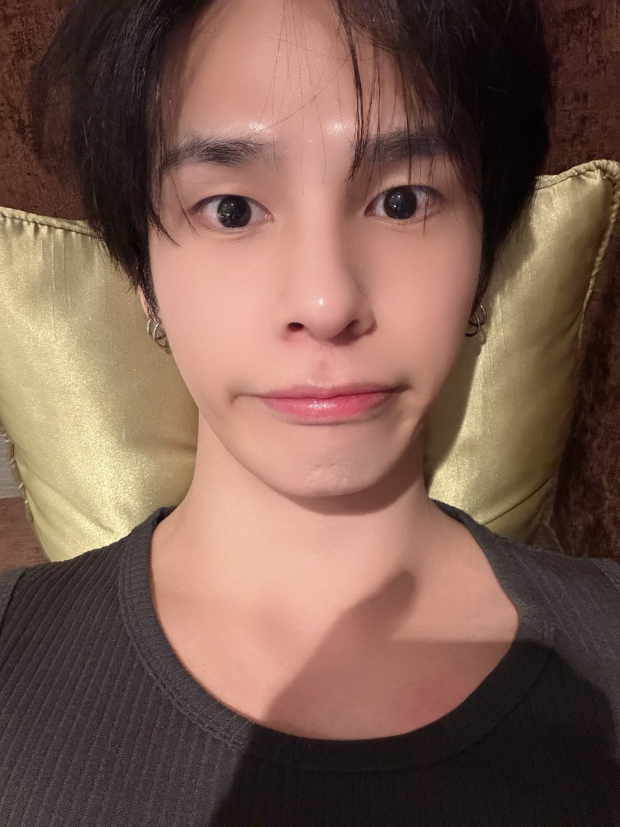 잘생긴 얼굴로 웃겨주는 남자 좋다