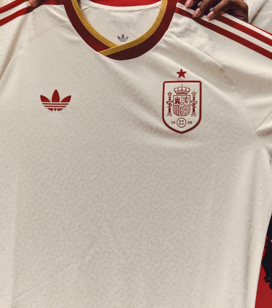 Som I Serem FCB tweet media