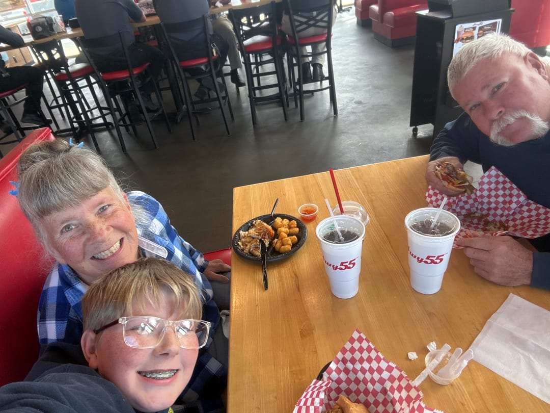 Hwy55Burgers's tweet image. Another week done! #Hwy55 #FreshAt55 #RetroVibes #TreatYourself #ShakeLife #MadeToOrder #BurgerFriends #HighwayGoers #FreshFood #People #AwesomePeople #Posing #Pictures #Music #Community #Friends #Hwy #NC #SC #TN #FL #MO