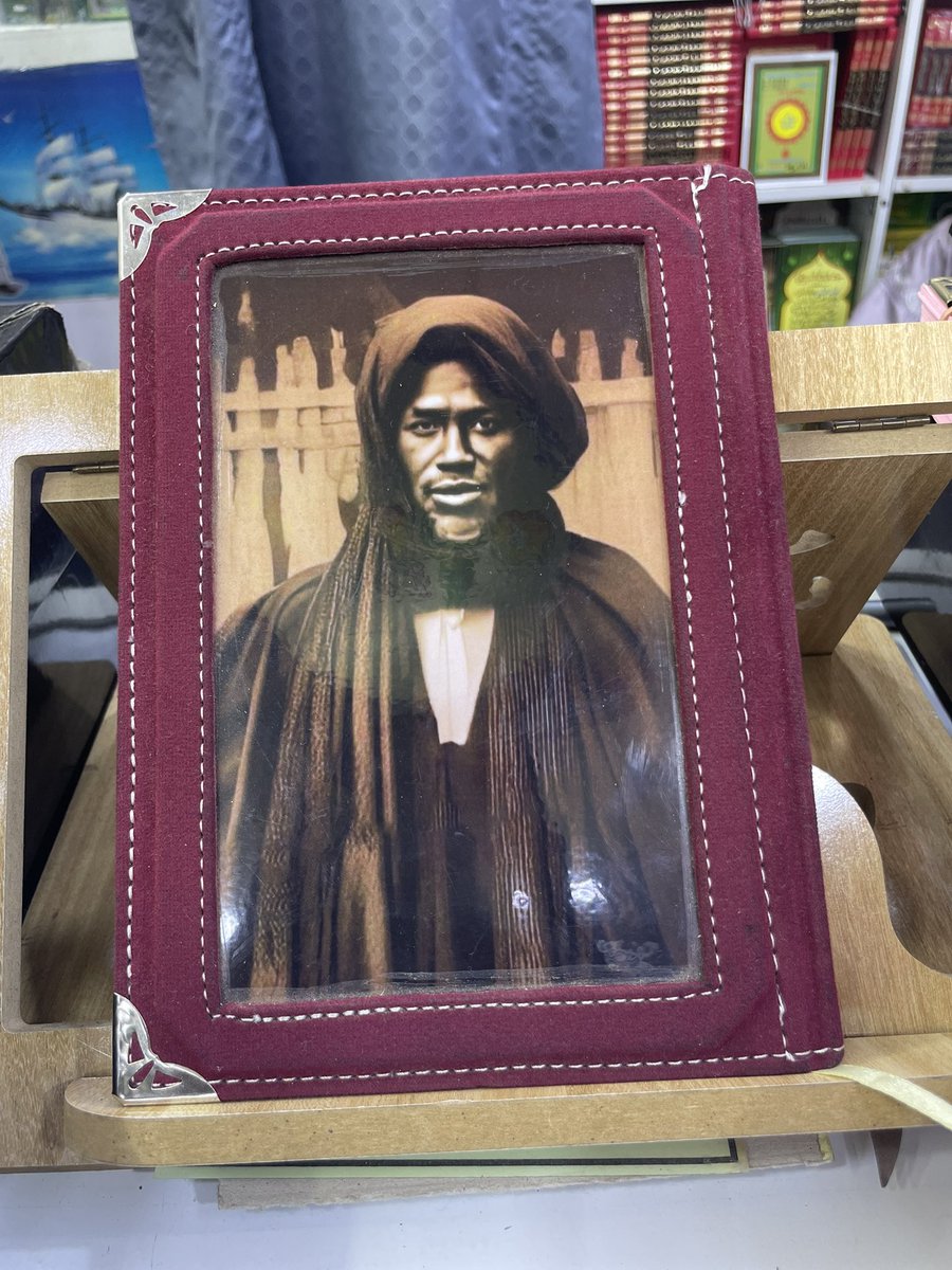 paalen__store tweet media