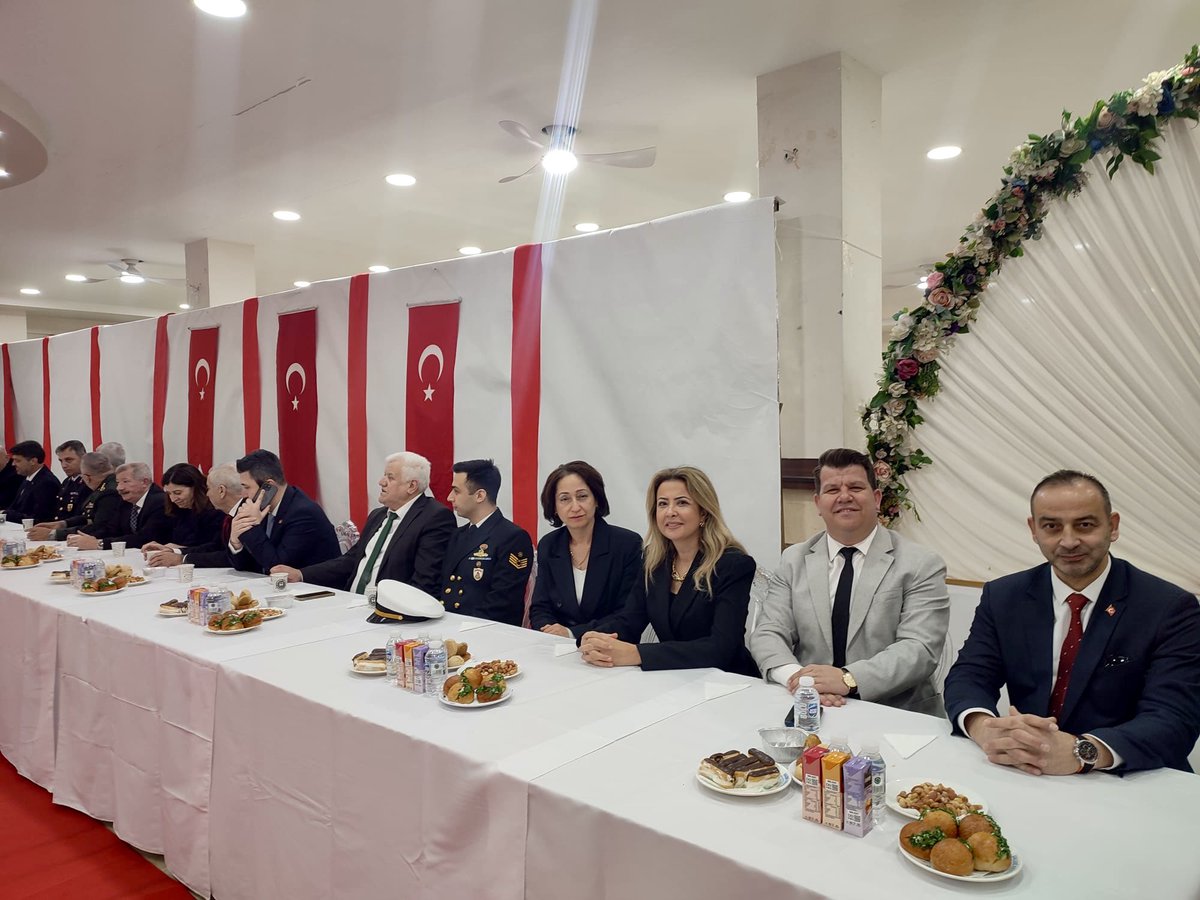 IlceKesan's tweet photo. Müdürümüz Hatice UĞURLU, Ramazan Bayramı dolayısıyla düzenlenen resmi bayramlaşma programına katıldı. @TCNufus @itasyapan @KsnKaymakamligi @meltembal1212 https://t.co/Zsg748v3bM