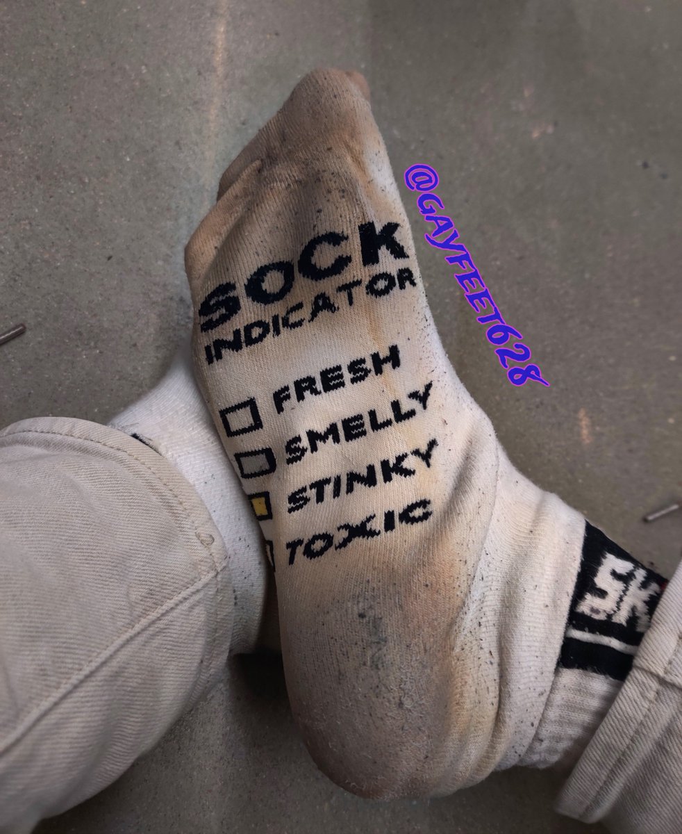 gayfeet628's tweet photo. I want every bit of sweat sucked out of these socks until there's nothing left. Then you can stay down and suck my toes next https://t.co/hiYT7W3mIw