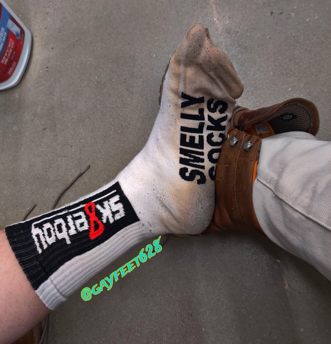 gayfeet628's tweet photo. I want every bit of sweat sucked out of these socks until there's nothing left. Then you can stay down and suck my toes next https://t.co/hiYT7W3mIw
