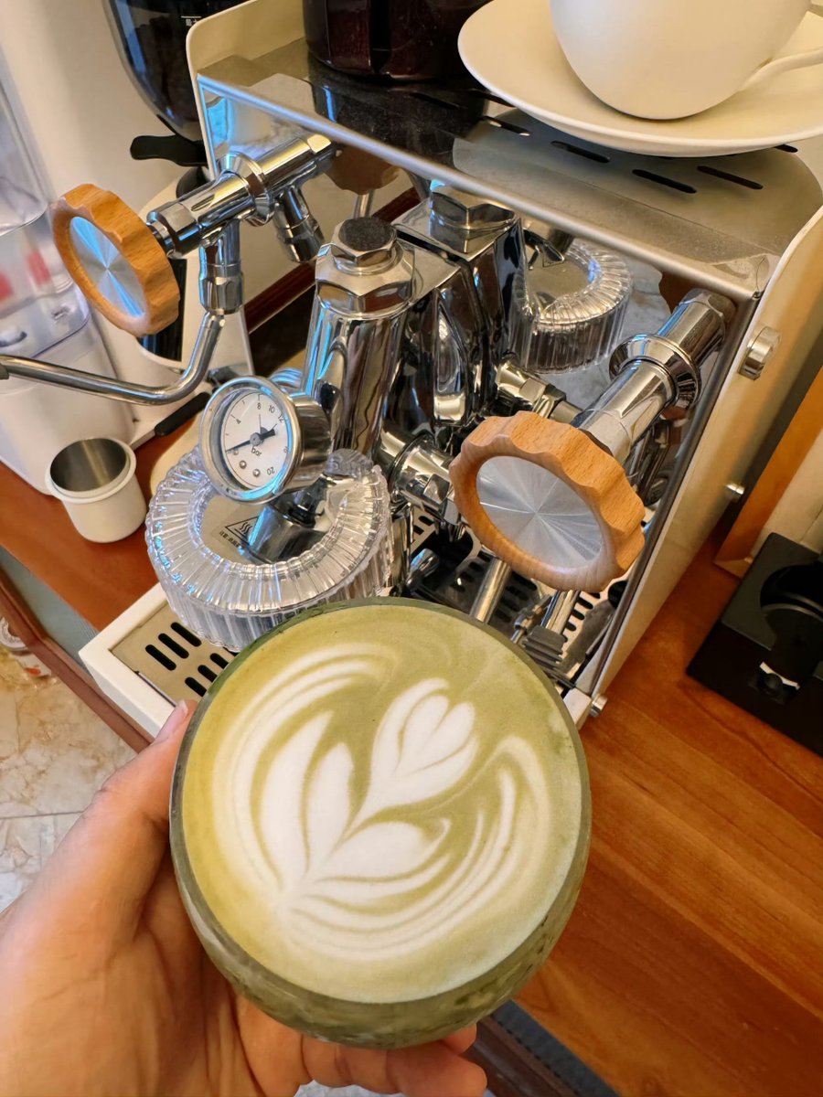 divina jane tweet media