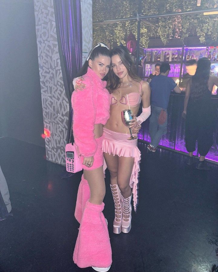 como van a decir que emilia no tiene amigas mujeres en la industria, y ellas dos que son?💜