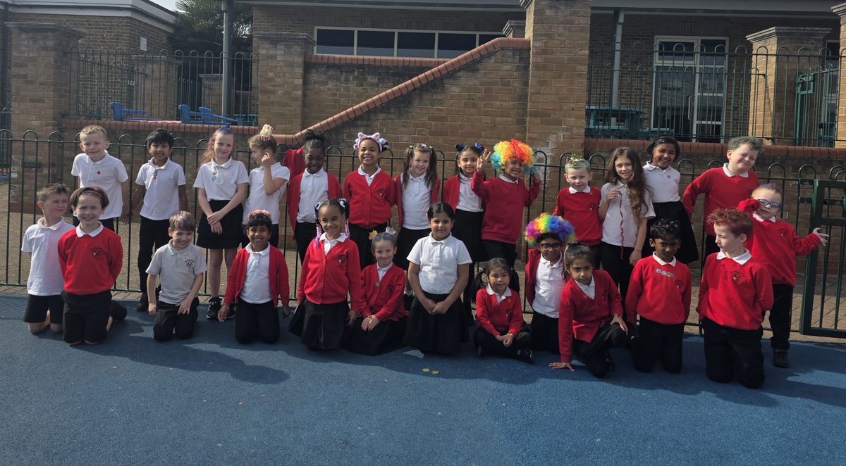 Lee Chapel Primary School tweet media