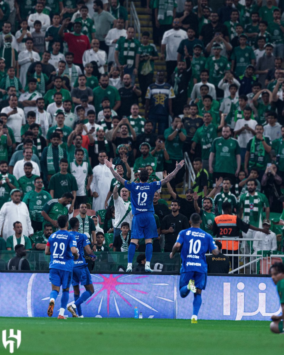 Ramibin_'s tweet photo. @llola79 @22Vm @J_ali_1919 ههههههههههههههههههههه يأشر على الفار وتقول يطالب ينهي الشوط 
المهم كل عام وانت بخير وهاردلك https://t.co/6P6pkOfQe8