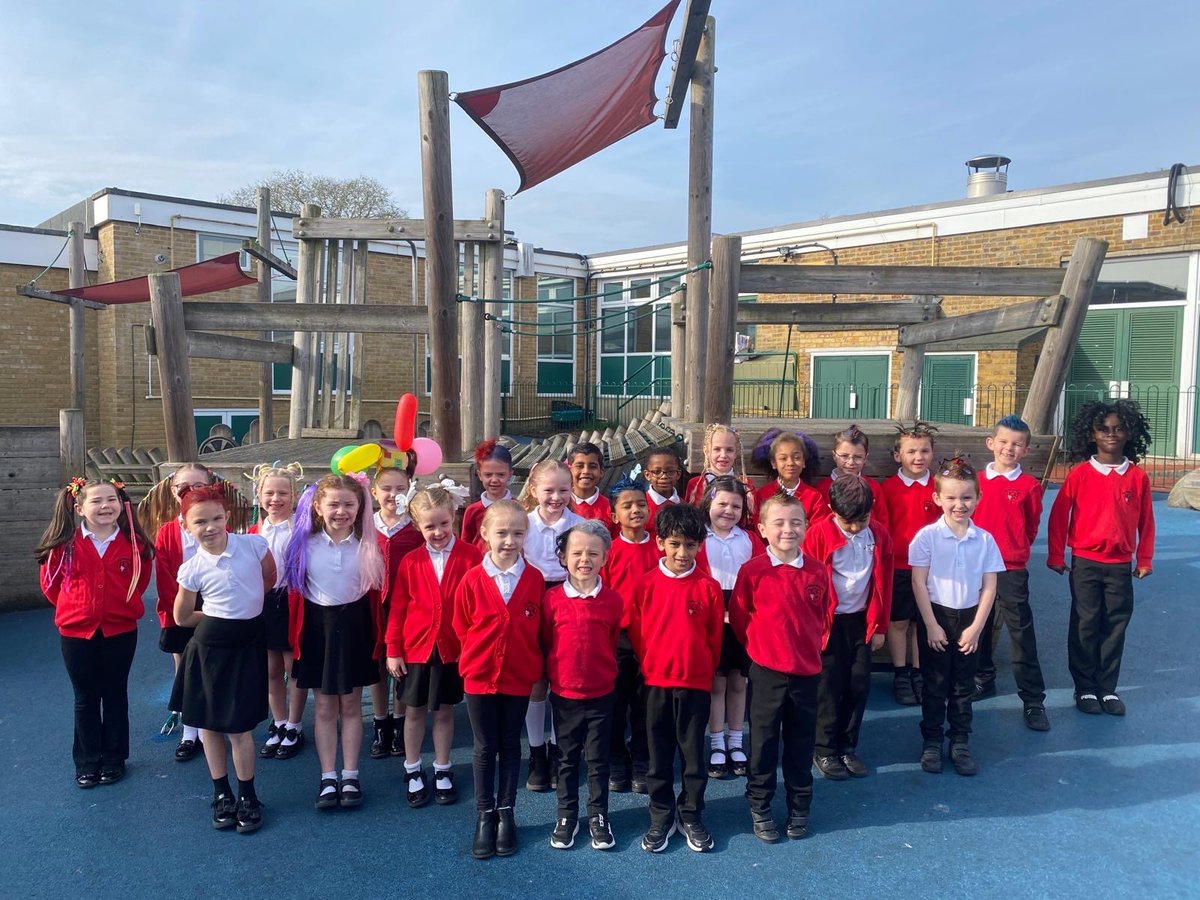 Lee Chapel Primary School tweet media